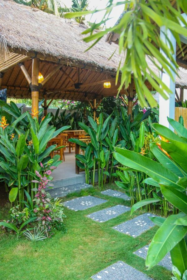 Cozy Cottages Lombok Senggigi Exterior photo